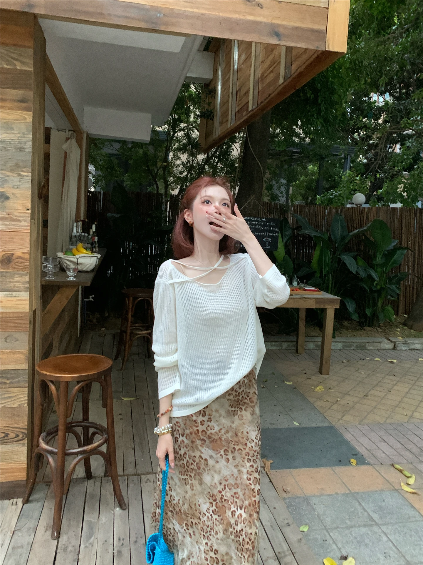 

Свободный вязаный топ с перекрестным дизайном и вырезами, женский, весна-лето, вдохновленный модными показами, в расслабленном стиле, из трикотажа «чиз», для создания образа.