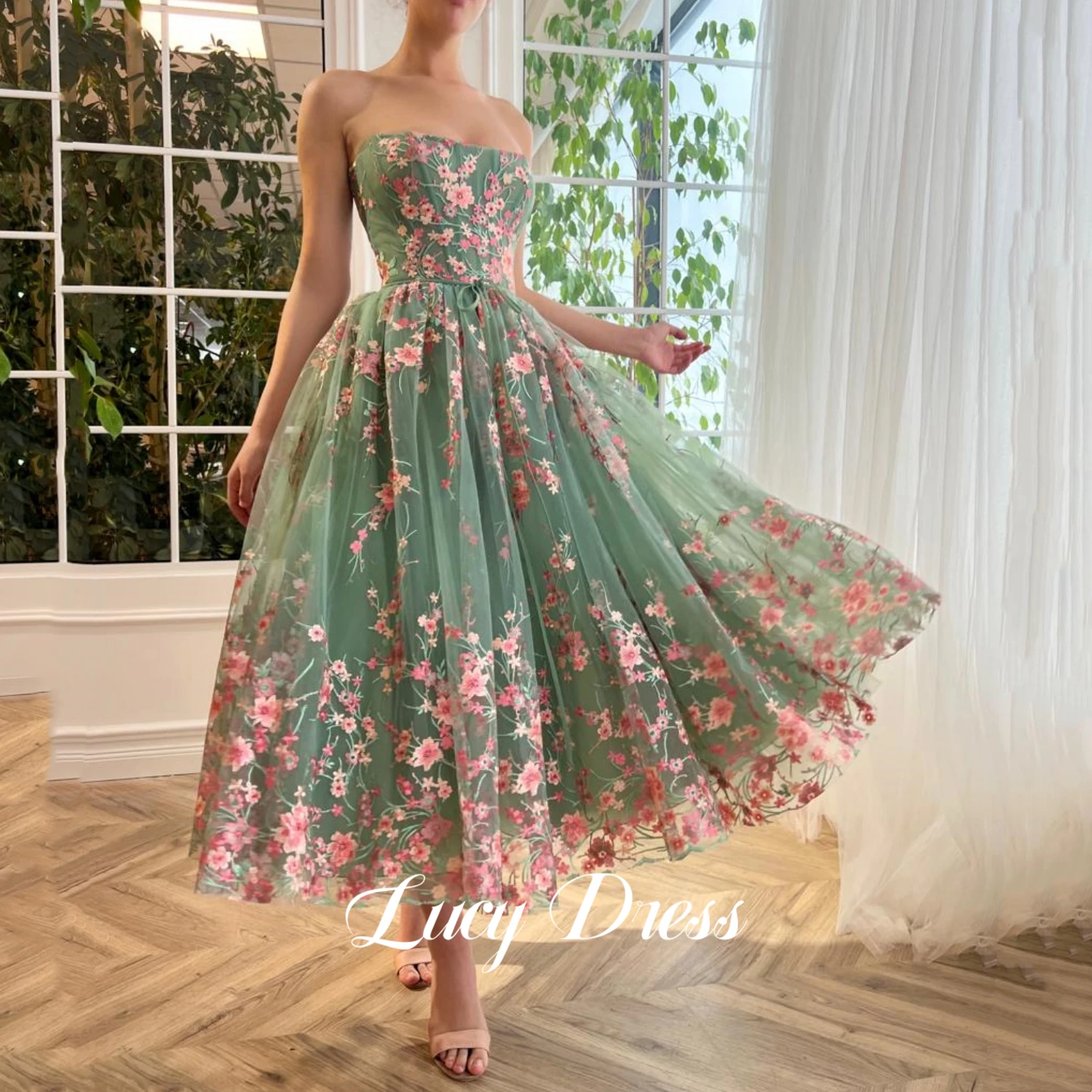 Medium Length Line A Graduation Gown Cocktail Dress Party Floral Embroidery Fabric Fashion Summer Dresses Customized Ball Gowns