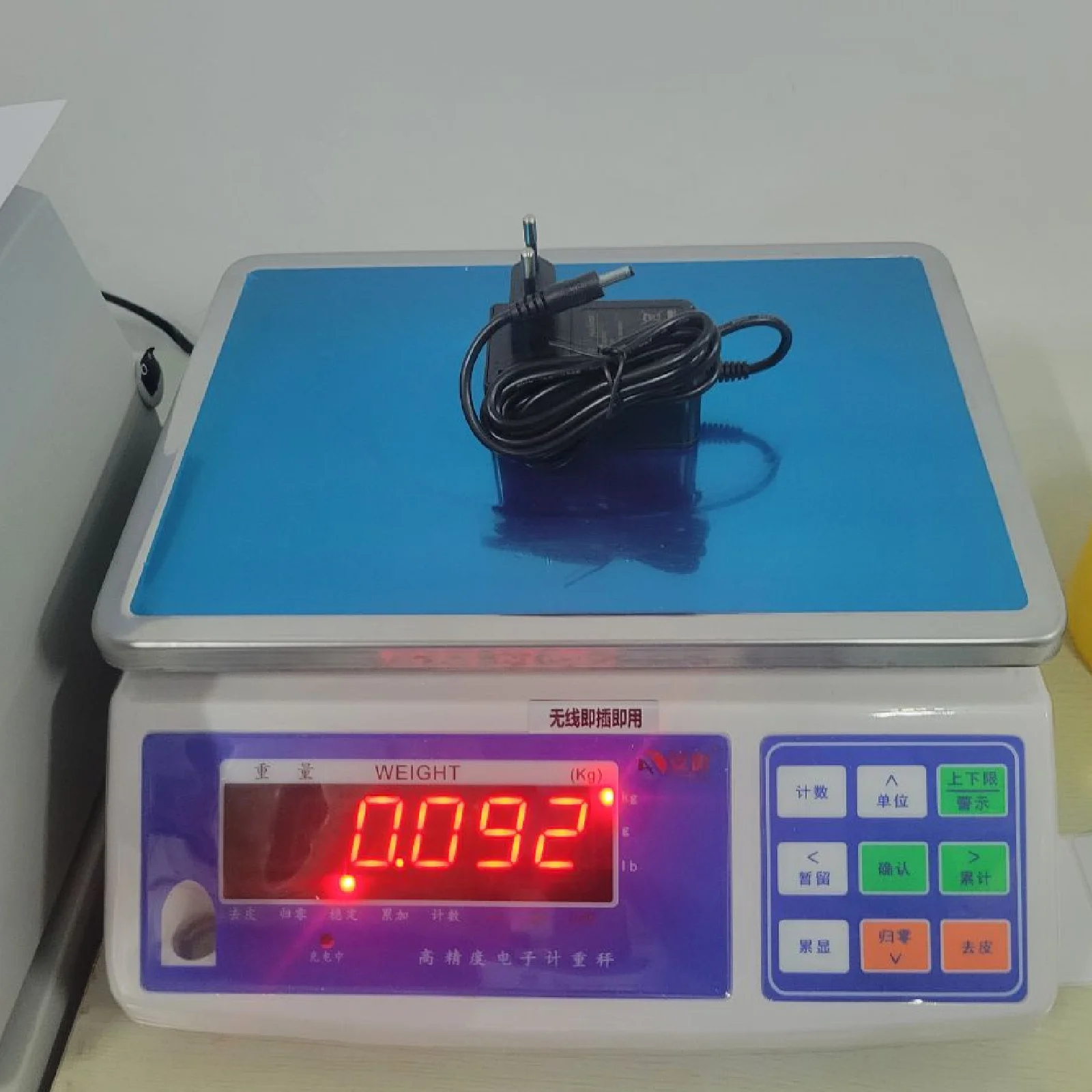 24W EU Charger PC Material Fireproof  For Laptop Tablet Gaming Device Input 100-240V/ac Output 12V/2A Straight DC Connector