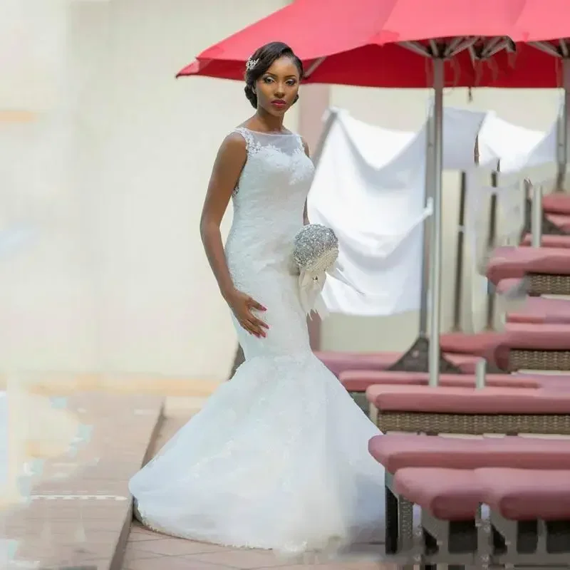 맞춤형 레이스 머메이드 웨딩드레스 2023 로브 드 마리에 스윕 트레인 버튼 백 슬리브리스 플러스 사이즈 웨딩 가운