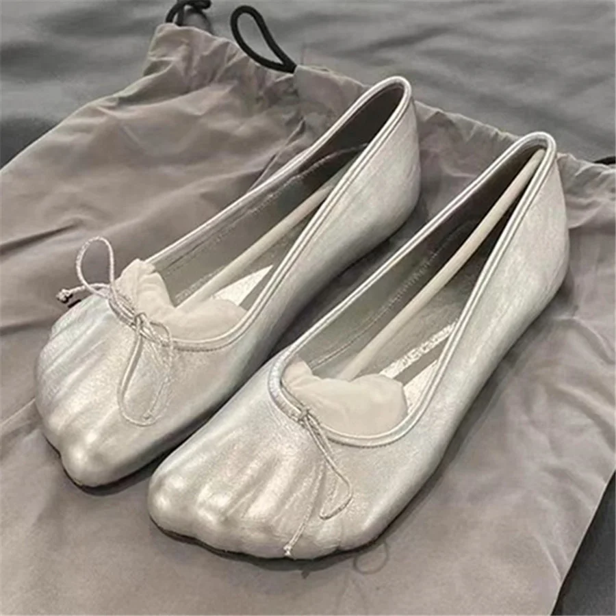 

2024 New Spring Flat Shoes Designer Split Toe Women Round Toe Shallow Flats Ladies Elegant Outdoor Single Slip-on Leather Loafer