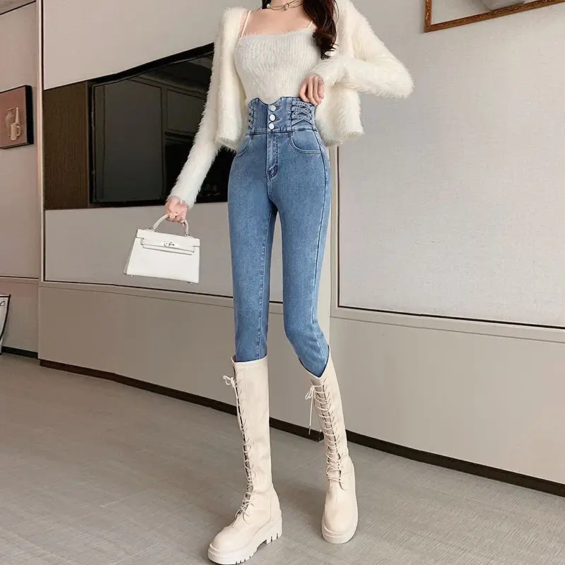 

Эластичные утягивающие женские джинсы с высокой талией, весна 2023, корейские хлопковые эластичные брюки-карандаш с пуговицами, модные