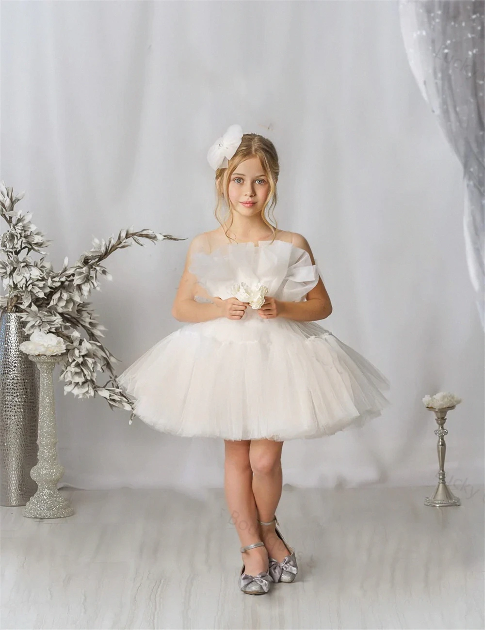 

Layered Elegant Flower Girl Dresses For Wedding Ivory Tiered Puffy Tulle Bow with Kids Birthday Gift First Communion Ball Gowns