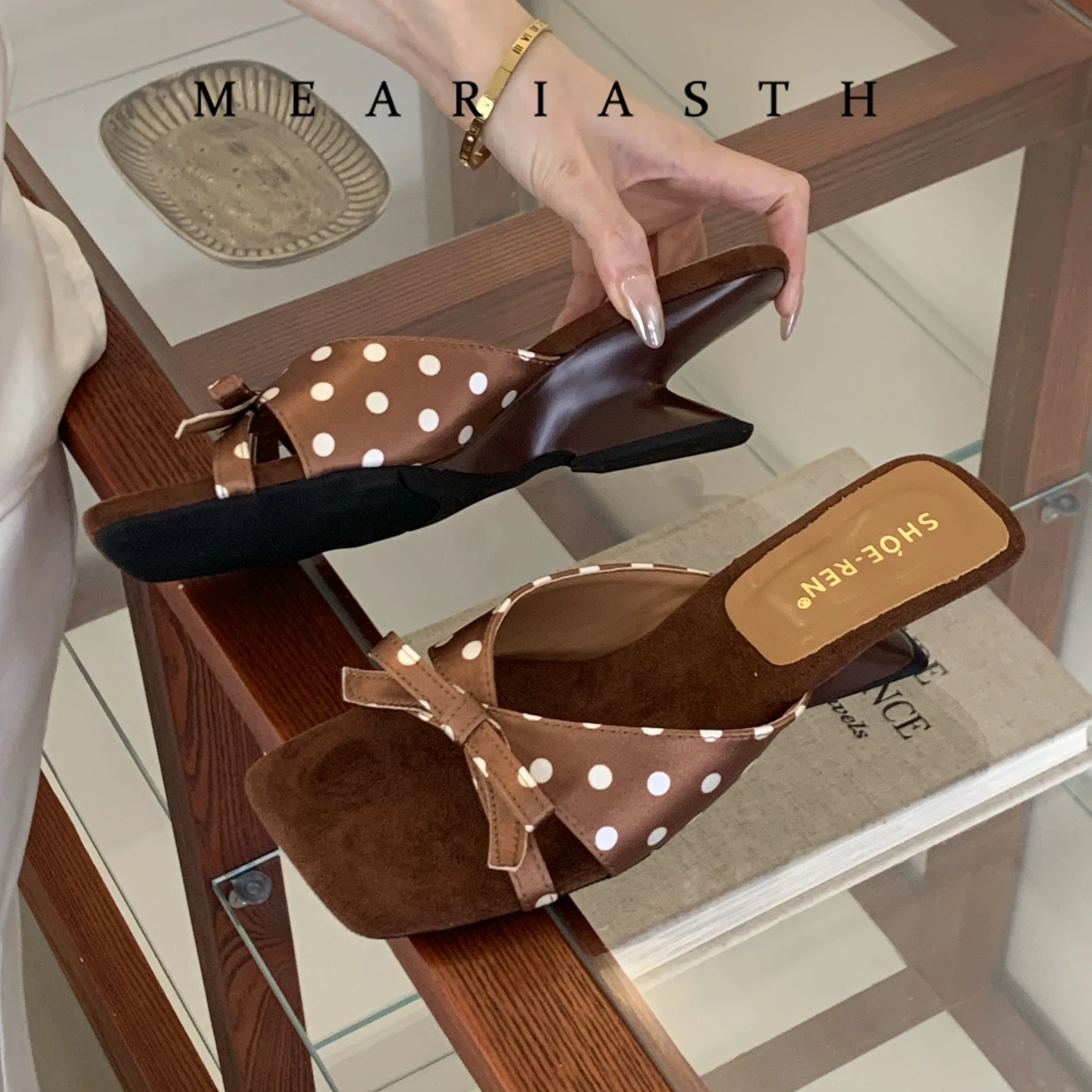 

Сексуальные атласные сандалии на танкетке с бантом, женские модные шлепанцы с ремешком на пятке, летние туфли на высоком квадратном каблуке для вечеринок