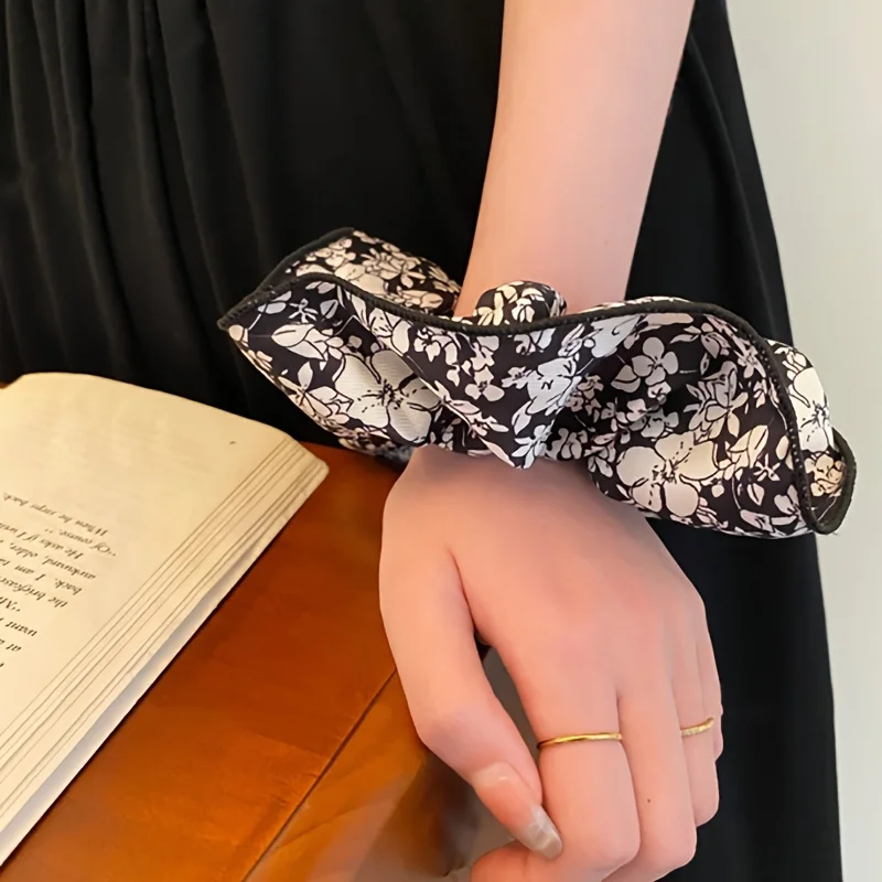 

2Pcs light luxury high quality floral large intestine hair band new exquisite hair rope tie ponytail headrope hair accessories head flower