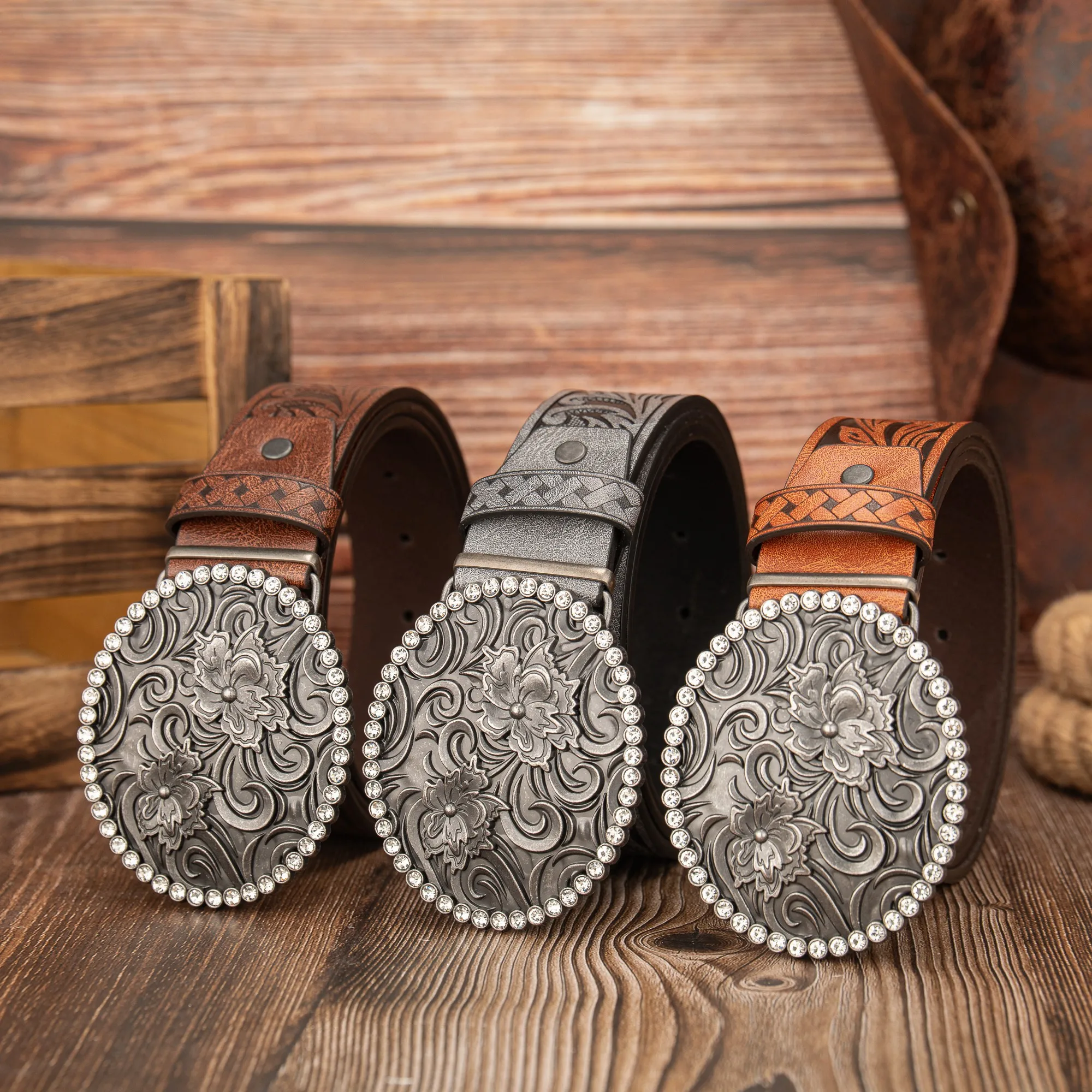Embroidered buckle with diamonds, phoenix tail pattern, PU embossed leather belt, suitable for both men and women