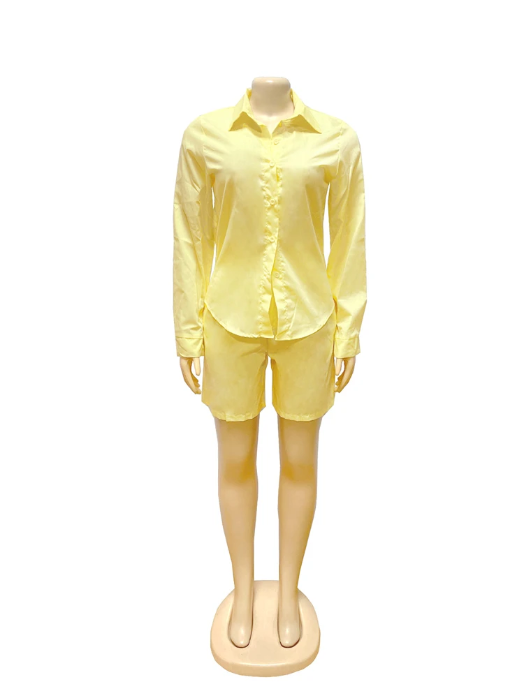 Schickes 2-teiliges Set für Damen: Einfarbiges Langarm-Hemd mit Knöpfen und hochtaillierte plissierte Bermuda-Shorts, Büro-Outfit für Damen. – Detail 13