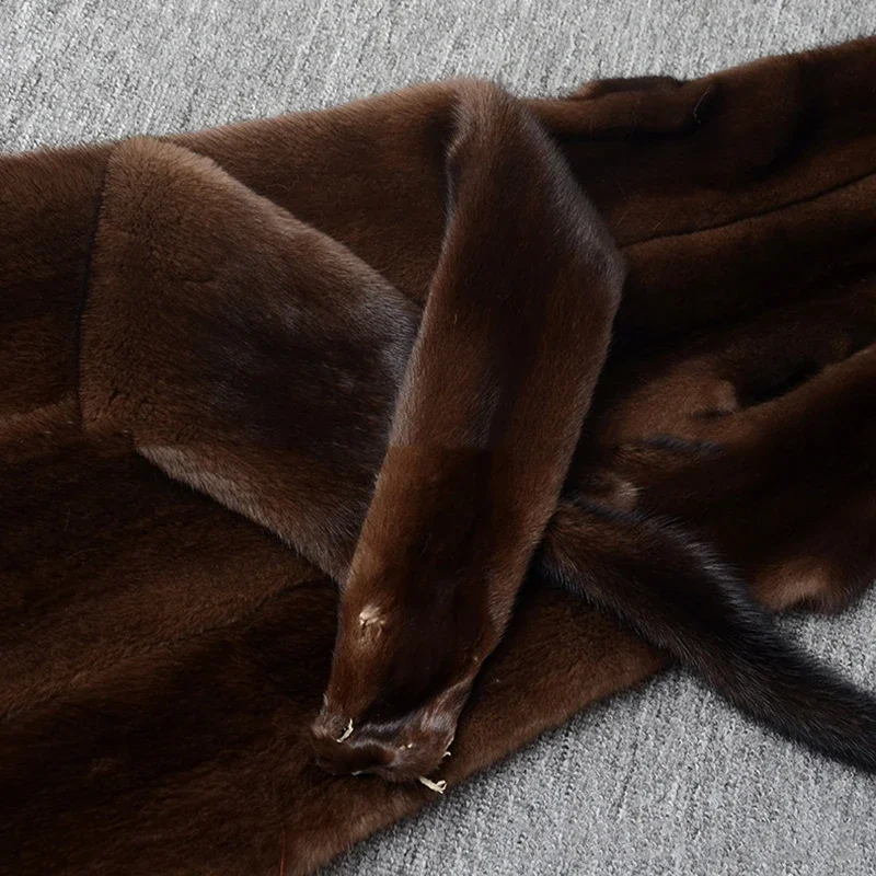 1Pcs Natural Mink Pelt Brown Color Luxury Fur for DIY Apparel Sewing Fluffy Trim Trimming Fabric Sewing Costume Craft Decoration