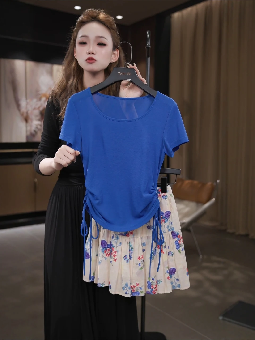 

Blue Thin Short Sleeve T-Shirt Women's Summer Slim Fit Waist Design Floral Halter Skirt Beautiful Holiday Two-Piece Set