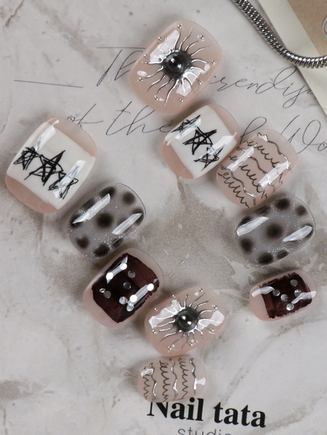 10 faux ongles à coller, court - Nail Adhesive Tab avis et prix