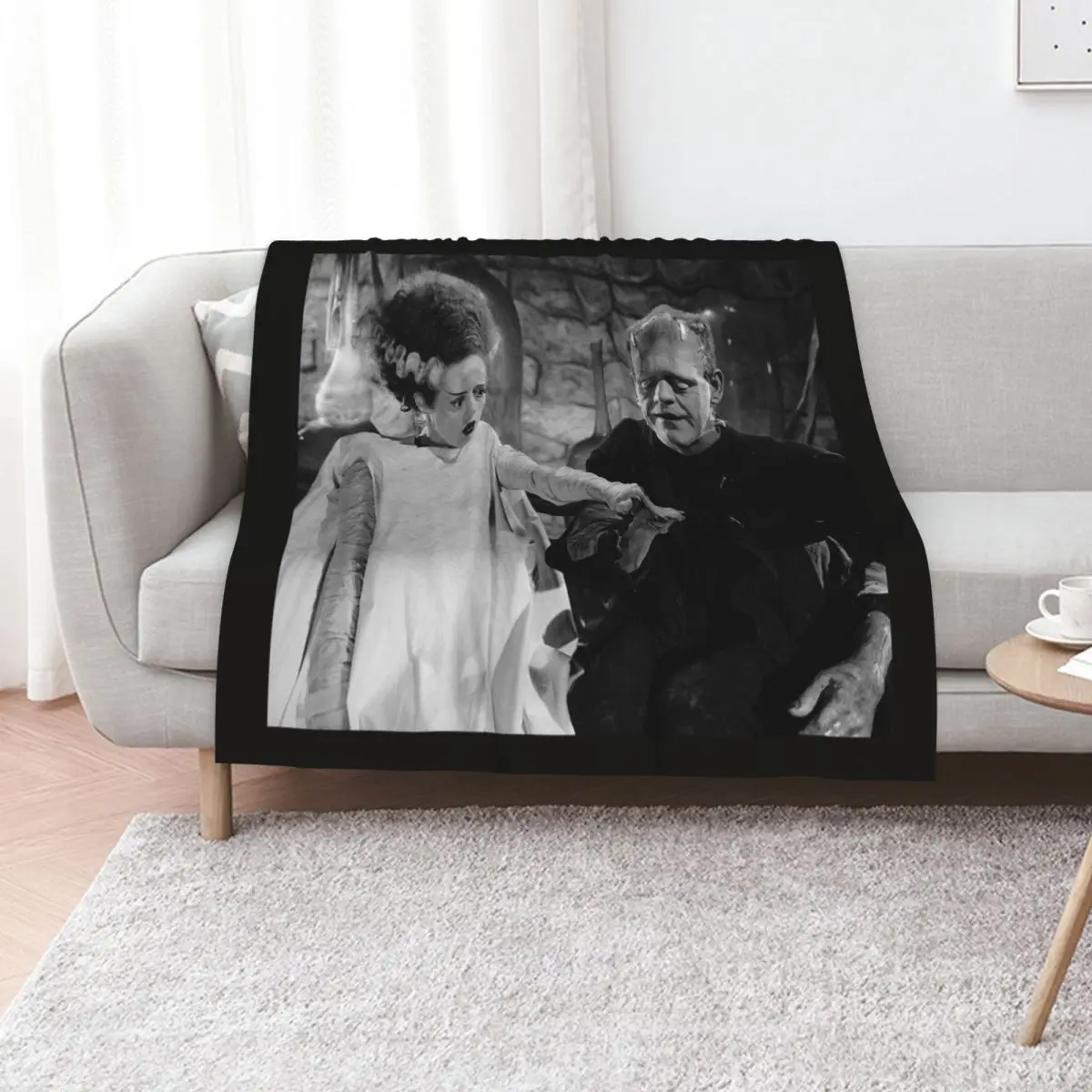 Retro Frankenstein and his Bride Throw Blanket Luxury Softest Tourist Beautifuls Blankets Sofas Of Decoration Plush Blankets