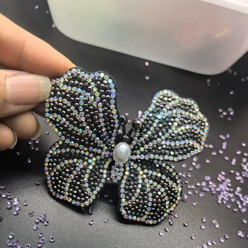 

New Rhinestone Butterfly Animal Brooch for Women High-end Luxury Accessory Pin Banquet Party Gift Corsage