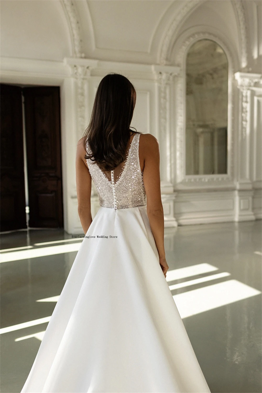 光沢のあるビーズ スパンコール イリュージョン V ネック A ライン ウェディング ドレス サイド スリット
