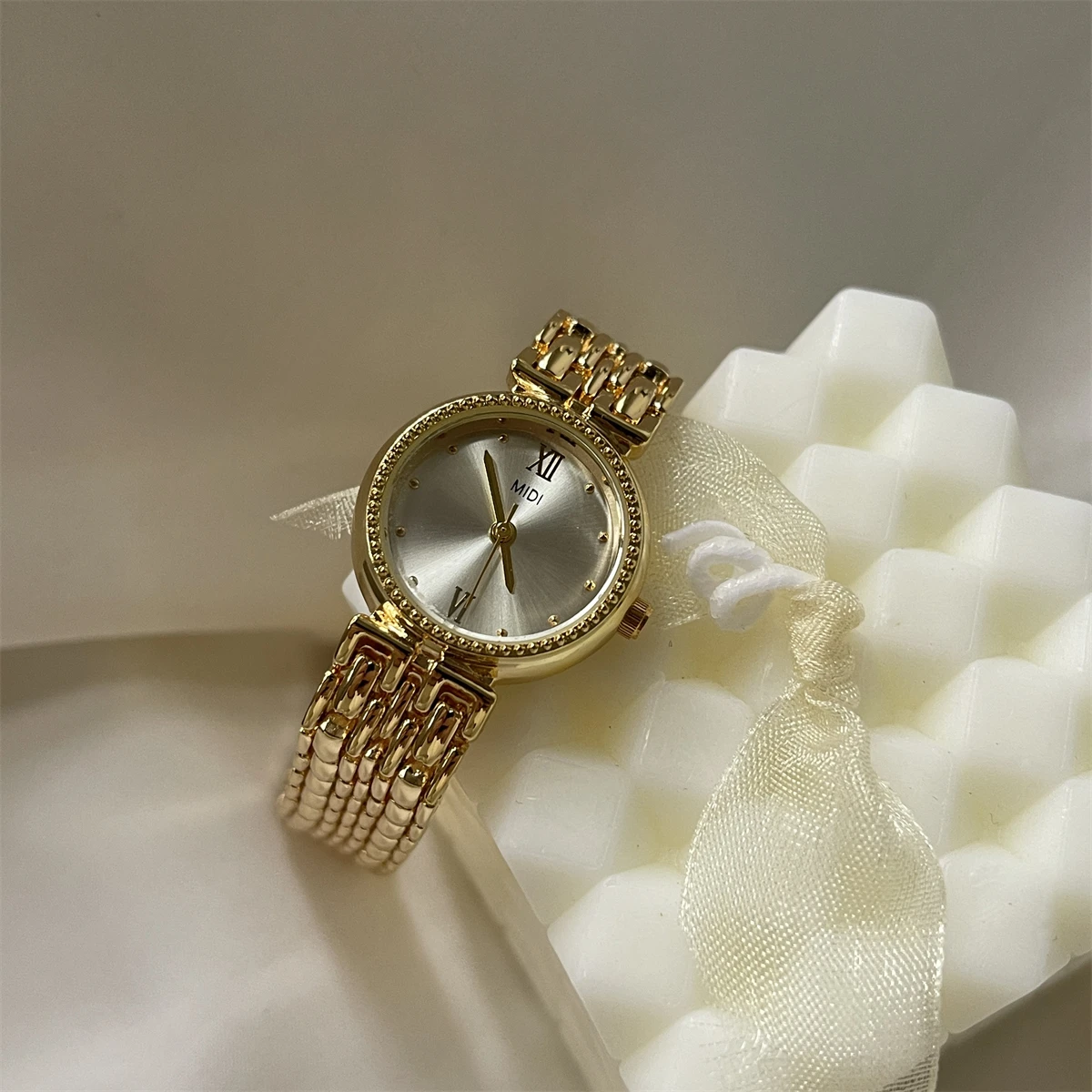 montre-elegante-pour-femmes-montre-haut-de-gamme-pour-etudiantes-legere-ronde-petit-cadran-bracelet-en-acier-retro-montre-a-quartz-cadeau-original