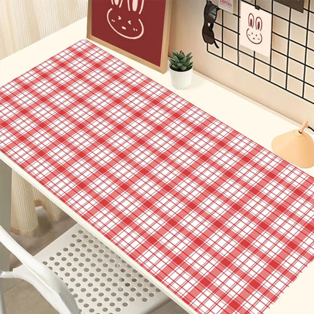 Red Gingham Plaid Large Mouse Pad, XL Gaming Desk Mat, Non-Slip Rubber Base, Picnic Office Pad