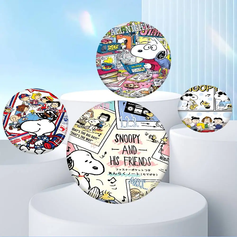 The S-Snoopy Show Photo Brooches Creative Round Badge Gifts Pins 32/44/58mm
