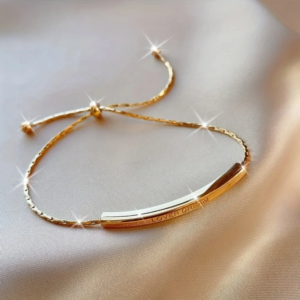 1 pieza de pulsera ajustable nueva de acero inoxidable de titanio con baño de oro de 18K que conserva el color, estilo vintage minimalista, con anillo curvo de placa y letras en inglés "Lover's Dream", brazalete sencillo y moderno.