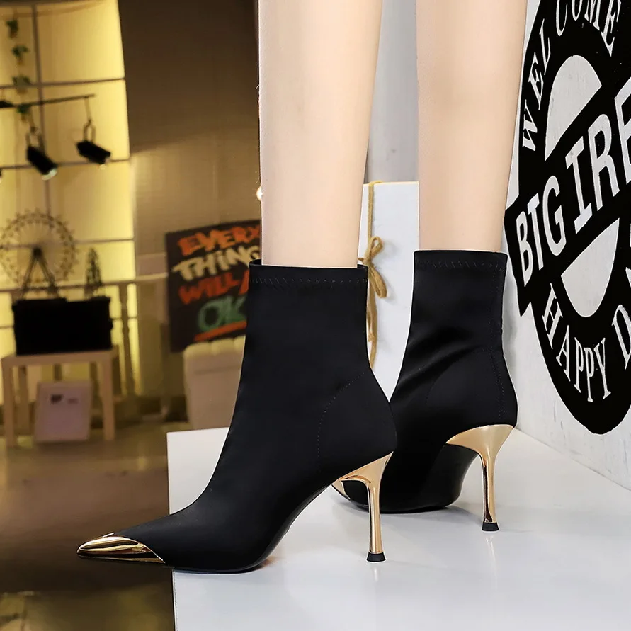 

Style Fashionable Banquet Tube Women's With Slim Heels And Super High Heels Elastic Lycra Metal Pointed Short Boots Shoes