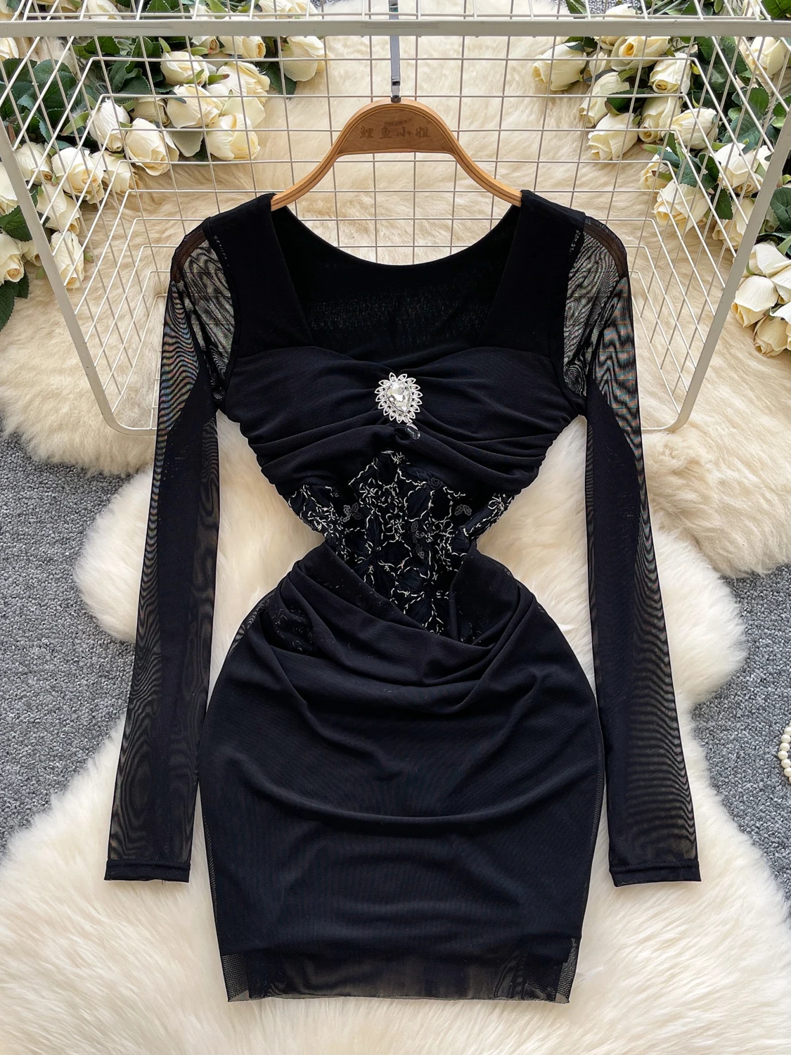 2026 جديد الخريف أزياء مثير ساحة طوق فستان بكم طويل الماس الديكور الدانتيل شبكة المرقعة قصيرة التفاف فستان قصير