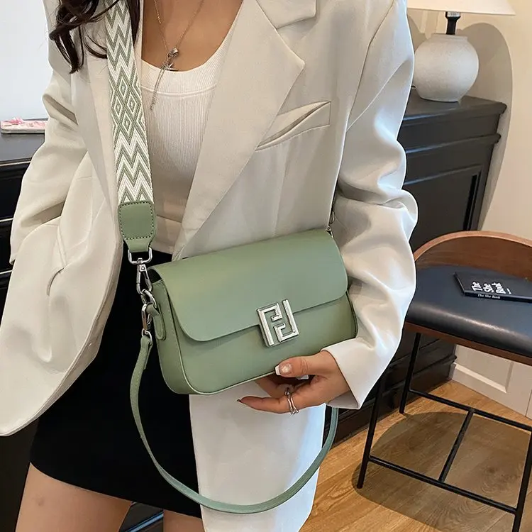 

2025 autumn new bag cover type average size small square bag messenger bag women's handbag fashionable and simple shoulder bag