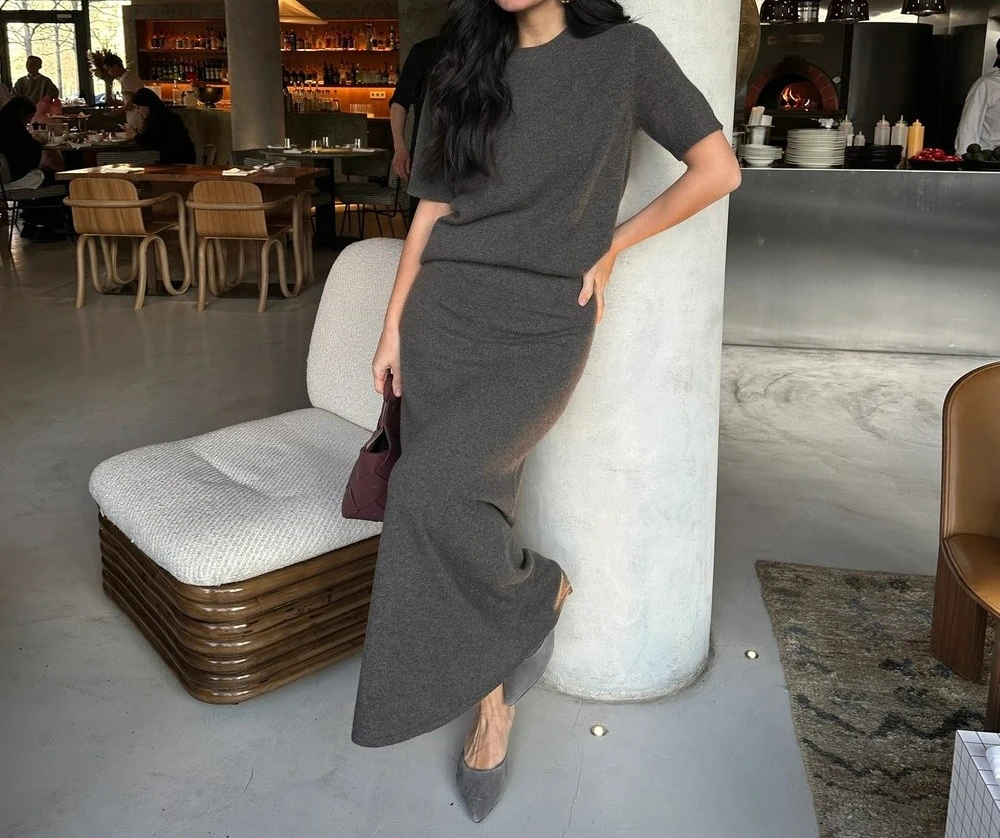 Head Over Short Sleeved Half Body Long Skirt Set 2025 Summer New Knitted Set Solid Color Minimalist Set