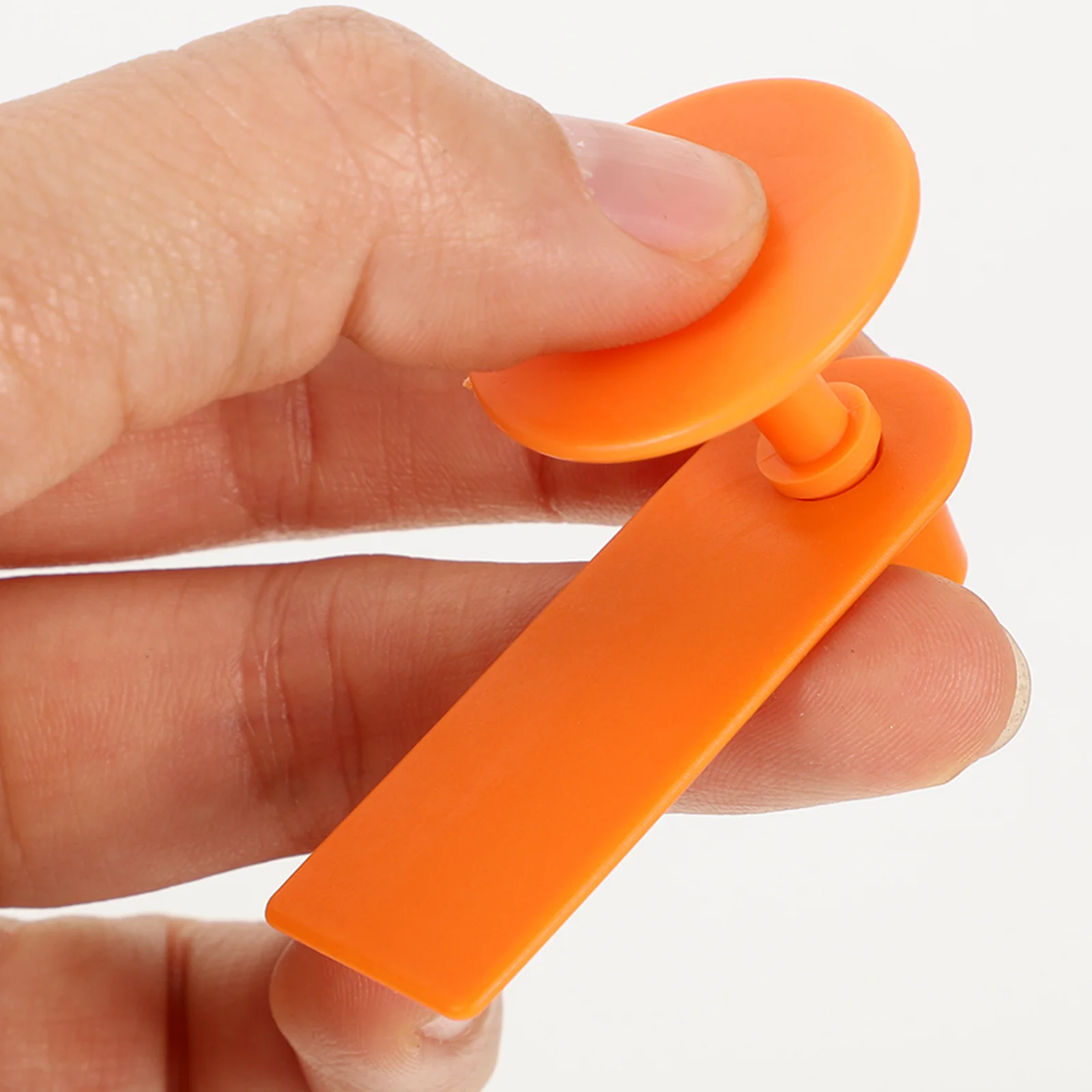 

100Sets Long Lasting Livestock Ear Tags Cattle Sheep Pig Easy to Use No Bending Needle Sheep Ear Tags Veterinary Supplies,