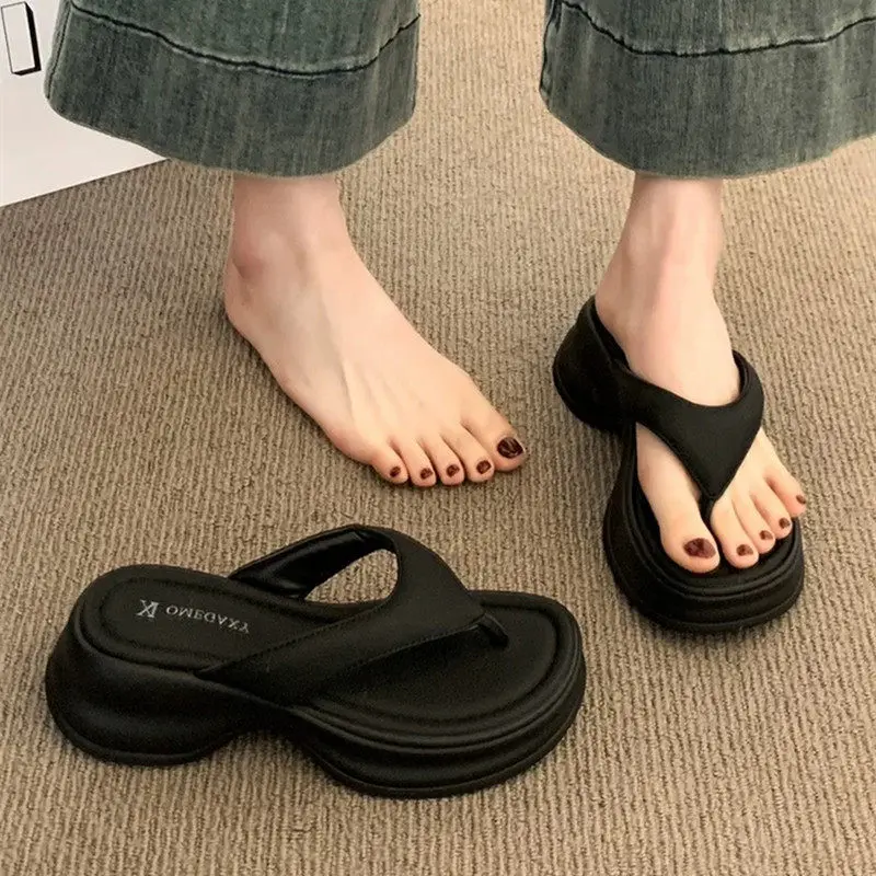 

Thick Bottom Black Flip Flops for Women's Fashion 2026Summer New Style Seaside Height Increasing Clip Toe Cool Sandals for Women