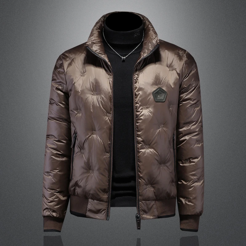 

Мужская легкая зимняя куртка с вышивкой, утепленная, из новой модной коллекции, белая, из стеганой водонепроницаемой ткани с наполнителем из пуха.