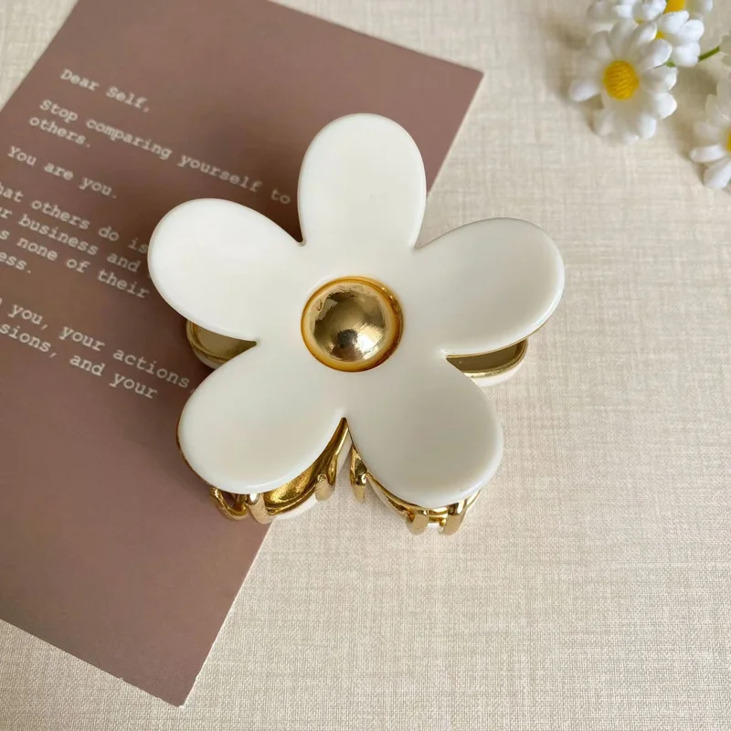 1pc Koreaans licht luxe temperament, legering high-end gevoel, achterkant van het hoofd gediefd haar haai clip haaraccessoire