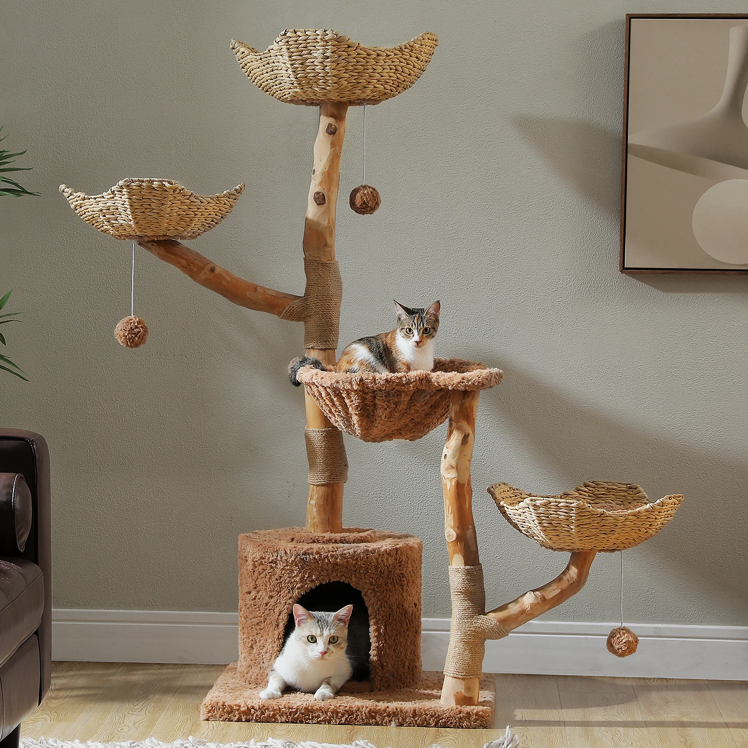 Moderner Kratzbaumturm mit natürlichem Zweig aus echtem Massivholz, mit 3 handgewebten Weidenkörben, kuschelige Eigentums- und Kratzbaum, braun