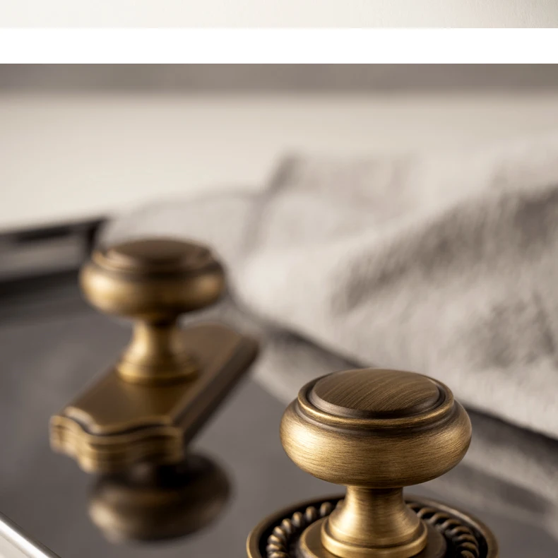 Antique brass cabinet knob with backplate product image 5