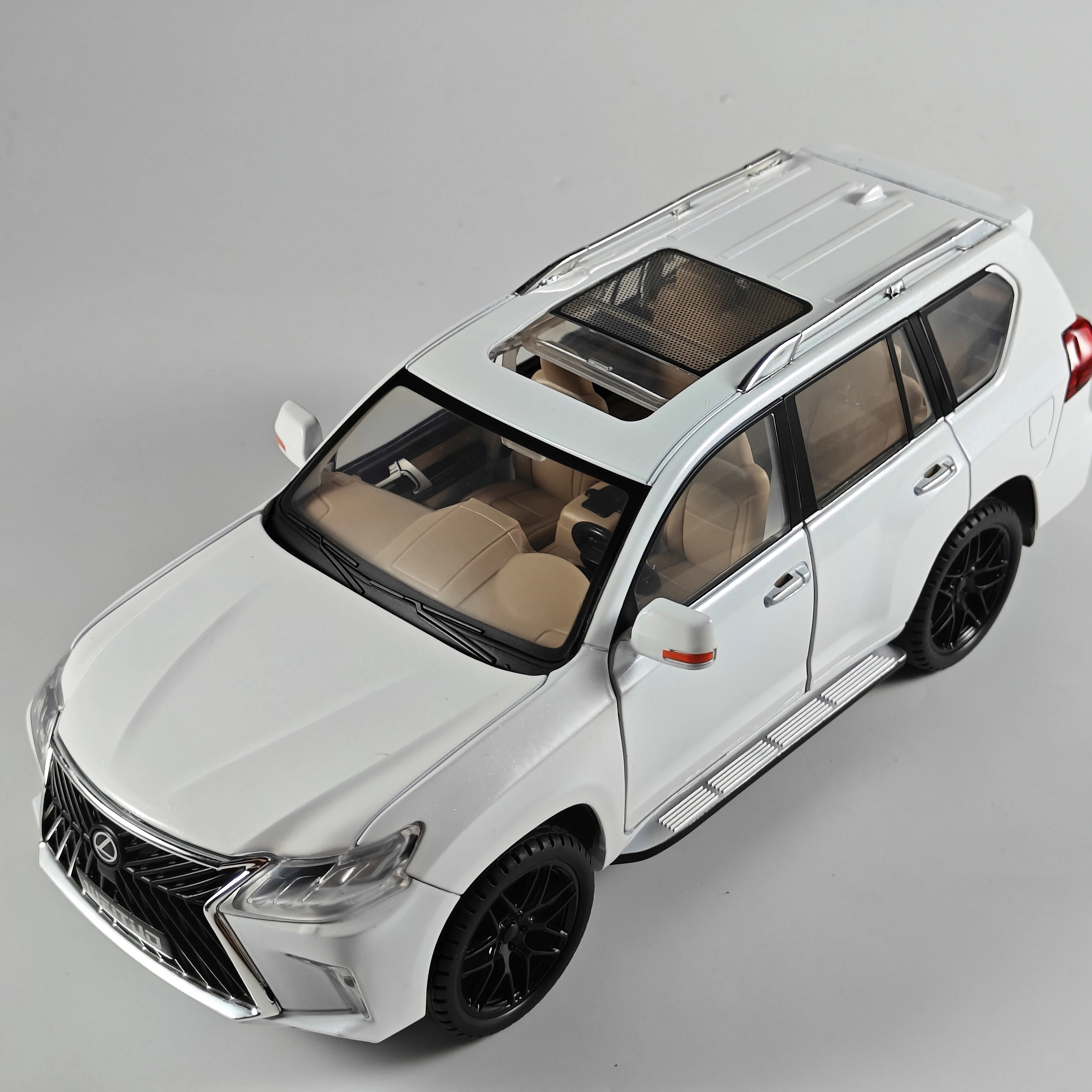 1:18 Lexus LX570 SUV из сплава для бездорожья, литая под давлением модель звука и света, игрушка, большое украшение для дома, подарок для друзей, мальчиков, игрушки