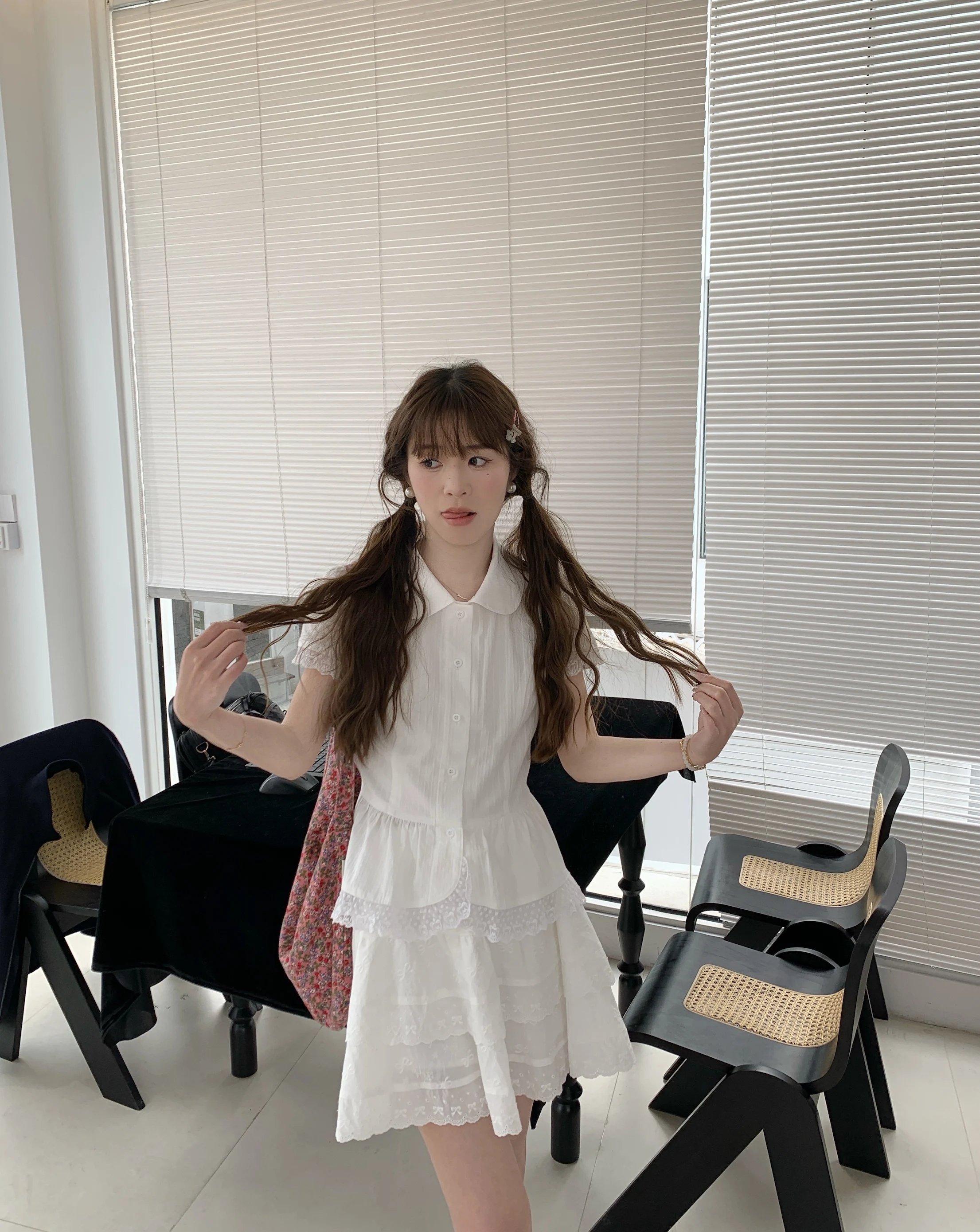 

Yoursjin Women's Cotton irt Floral Embroidery Slim Fit Turn-down Collar ort Sve Striped Pattern Button Closure Top