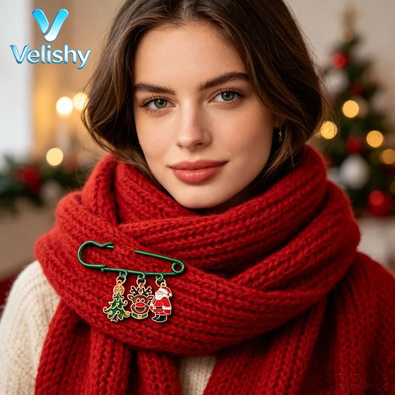 Winter Holiday Safety Pins Adorable Reindeer Candy Cane Tree Shapes Rust-resistant for Sweater Bag Xmas Party Favor Gift