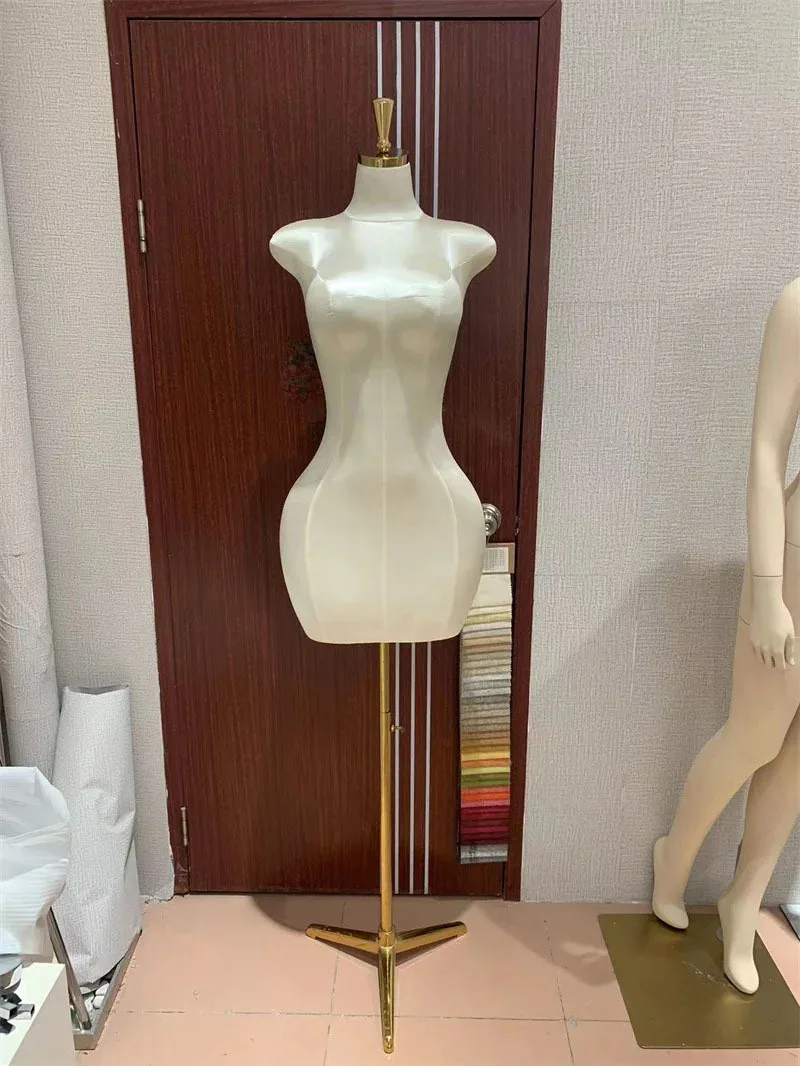 European Sexy female Mannequin Clothing store Window Display Prop American Mannequin Half body Display Stand Window Display Prop