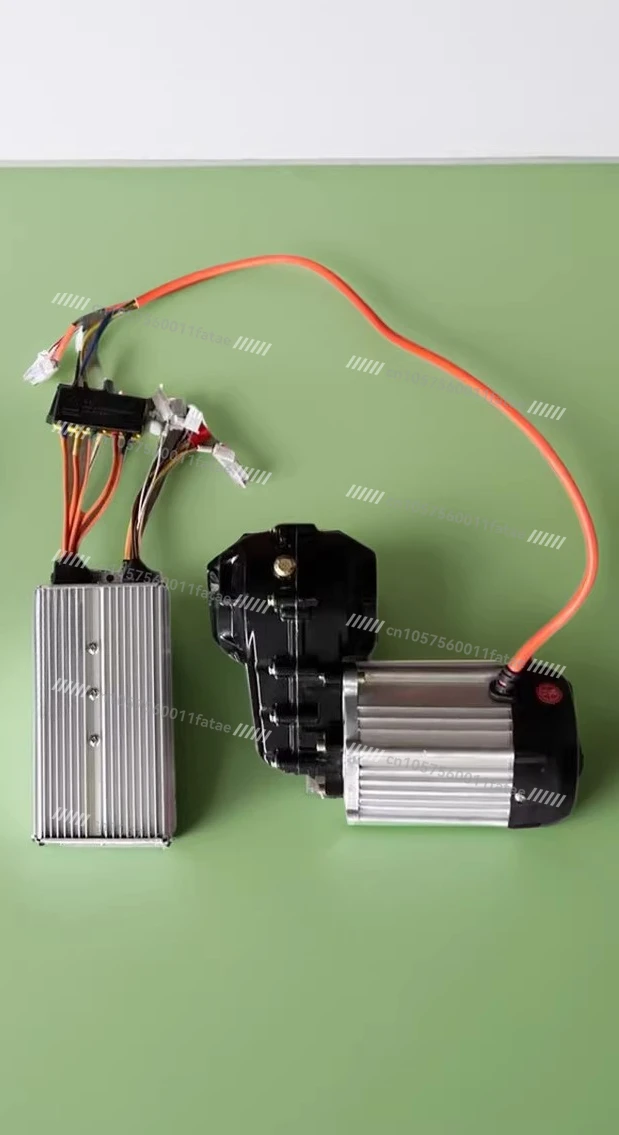 Remote Control Four-wheel,  Dual Motor Dual Drive,Dispensing Machine, Wireless Remote Control Modification of Transporter