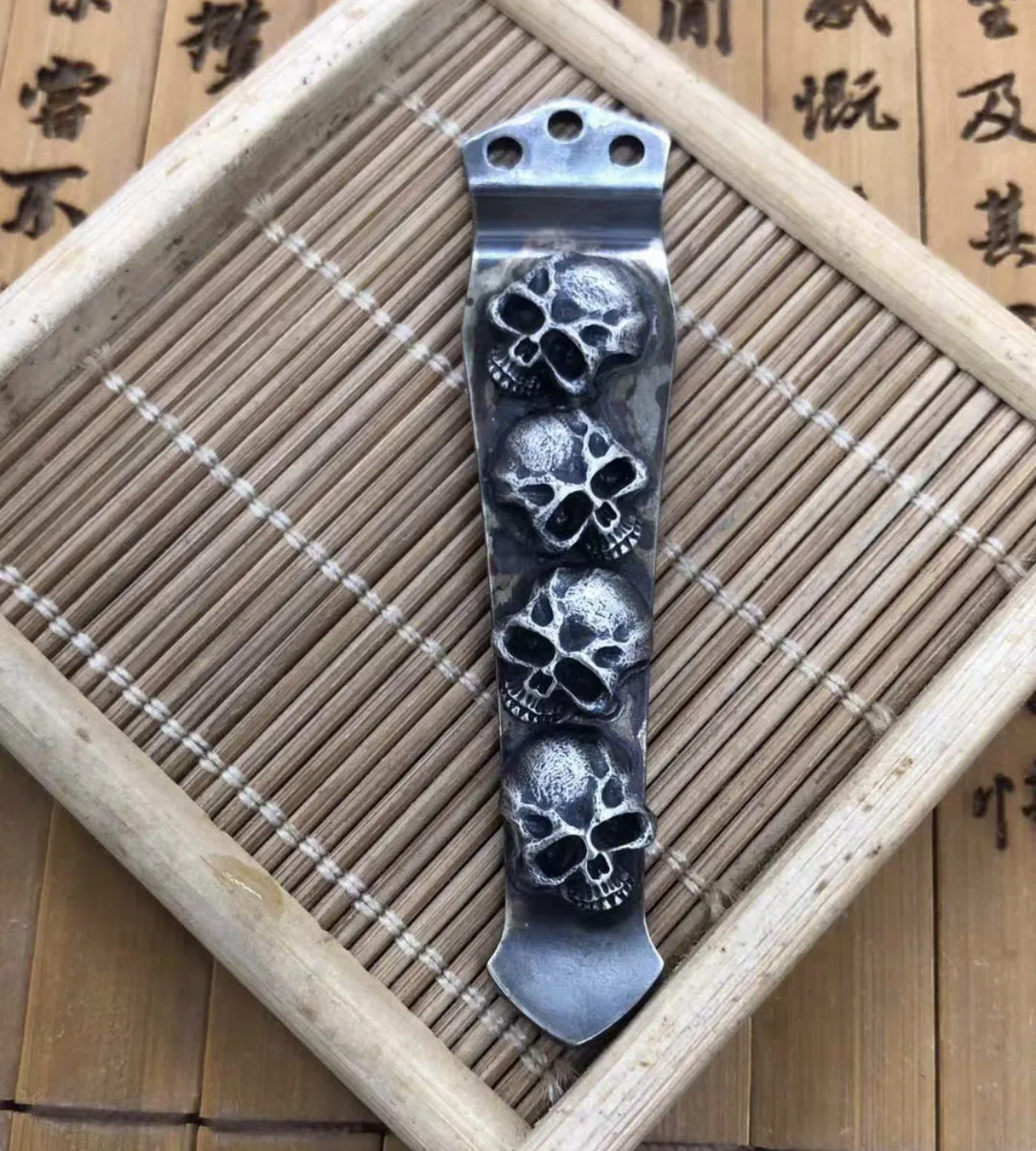 1 Piece Universal Back Clip Silver Skull Waist Clip External EDC Pocket Clip for Emerson knife