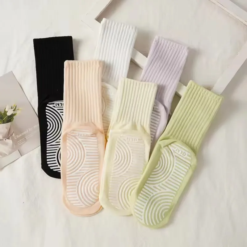 

3 пары противоскользящих силиконовых профессиональных носков для пилатеса, женские спортивные носки для танцев и фитнеса в помещении, носки для йоги средней длины