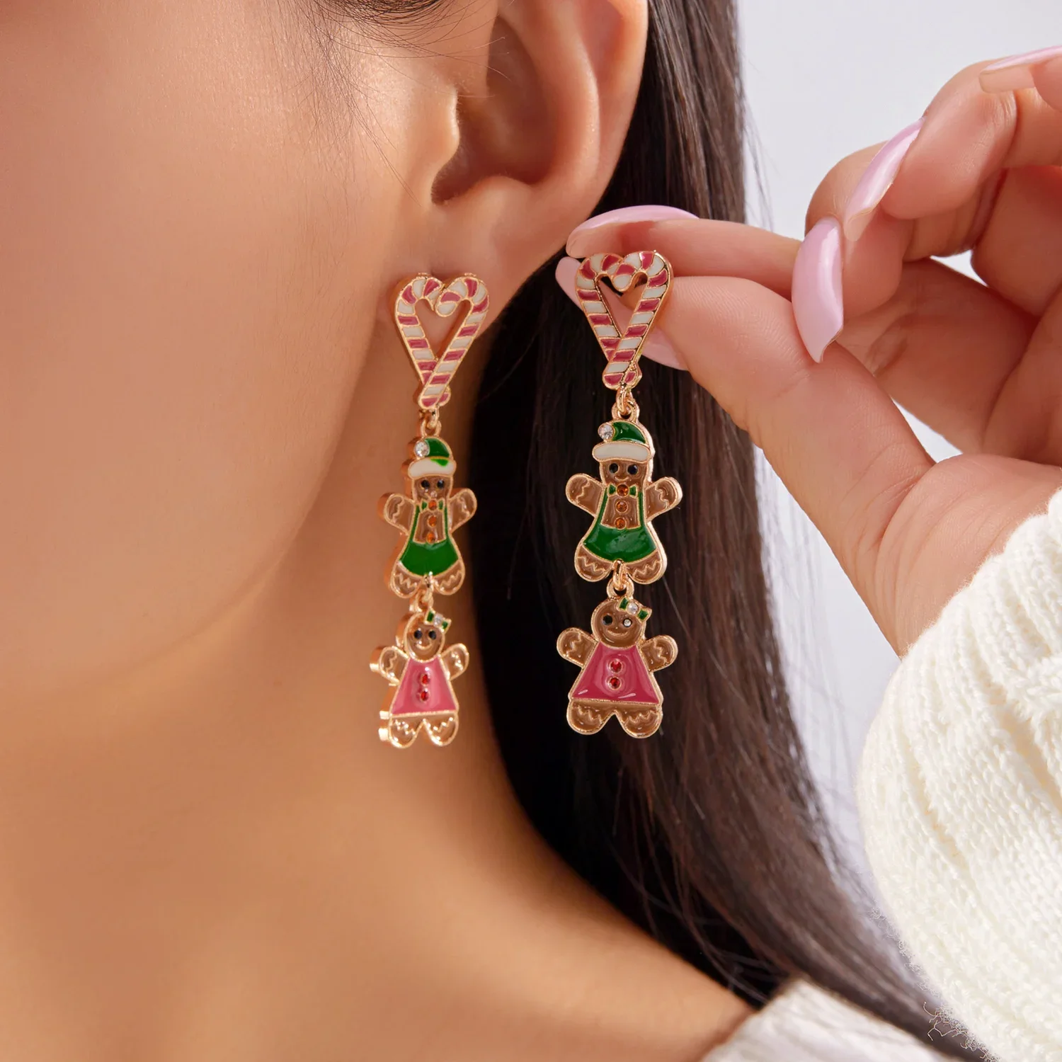 Christmas Colorful Love Heart Gingerbread Drop Earrings for Women Cute Enamel Xmas Gingerbread man Earrings Party Jewelry Gifts