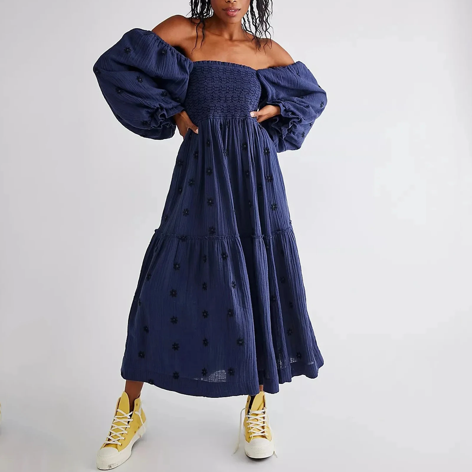 Women Bohemian Floral Embroidered Long Dress Square Neck Puff Sleeve Tiered Flowy A-line Dress Holiday Beach Party Wear