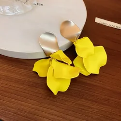 8pcs Set Charm Yellow Flowers Stud Earrings for Women Classic Temperament Geometry Heart Dangle Earrings Jewelry Accessories