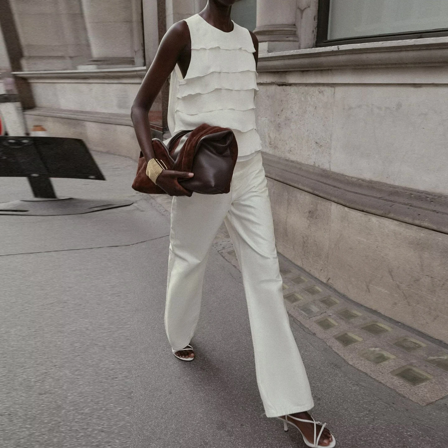 Z feminino redondo Ne Svel seda cetim sensação babado bainha top casual sle slim fit agasalhos regular fino