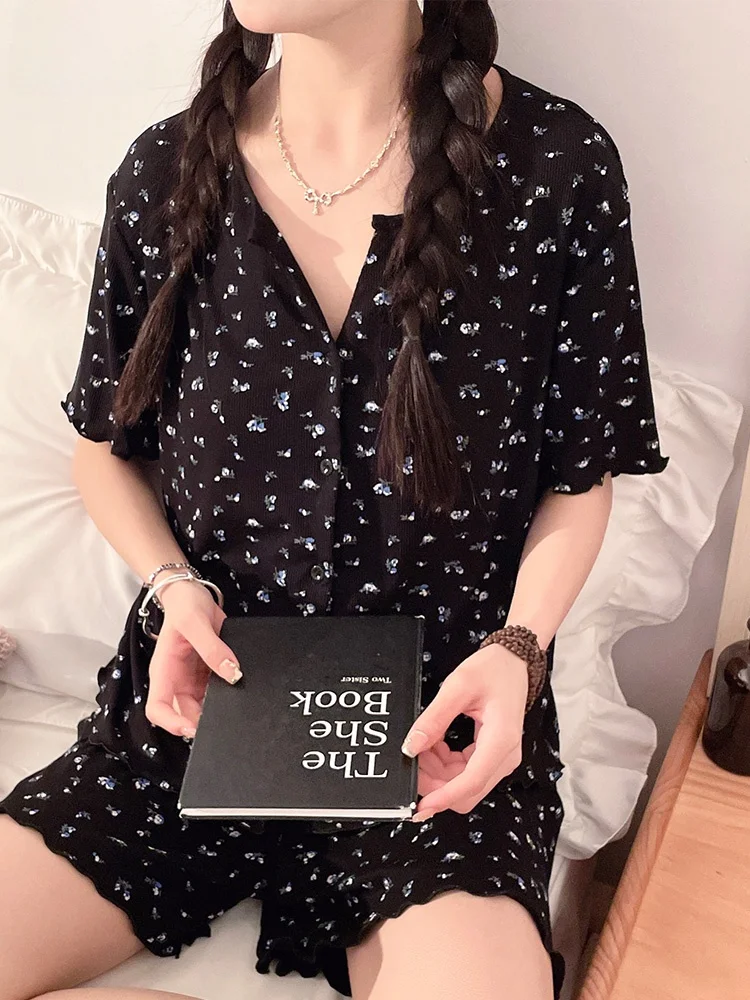 

Новый женский комплект домашней одежды 2025 года: пижама с коротким рукавом, цветочным принтом, из модала, с подушечками для груди, милый летний легкий стиль, V-образный вырез