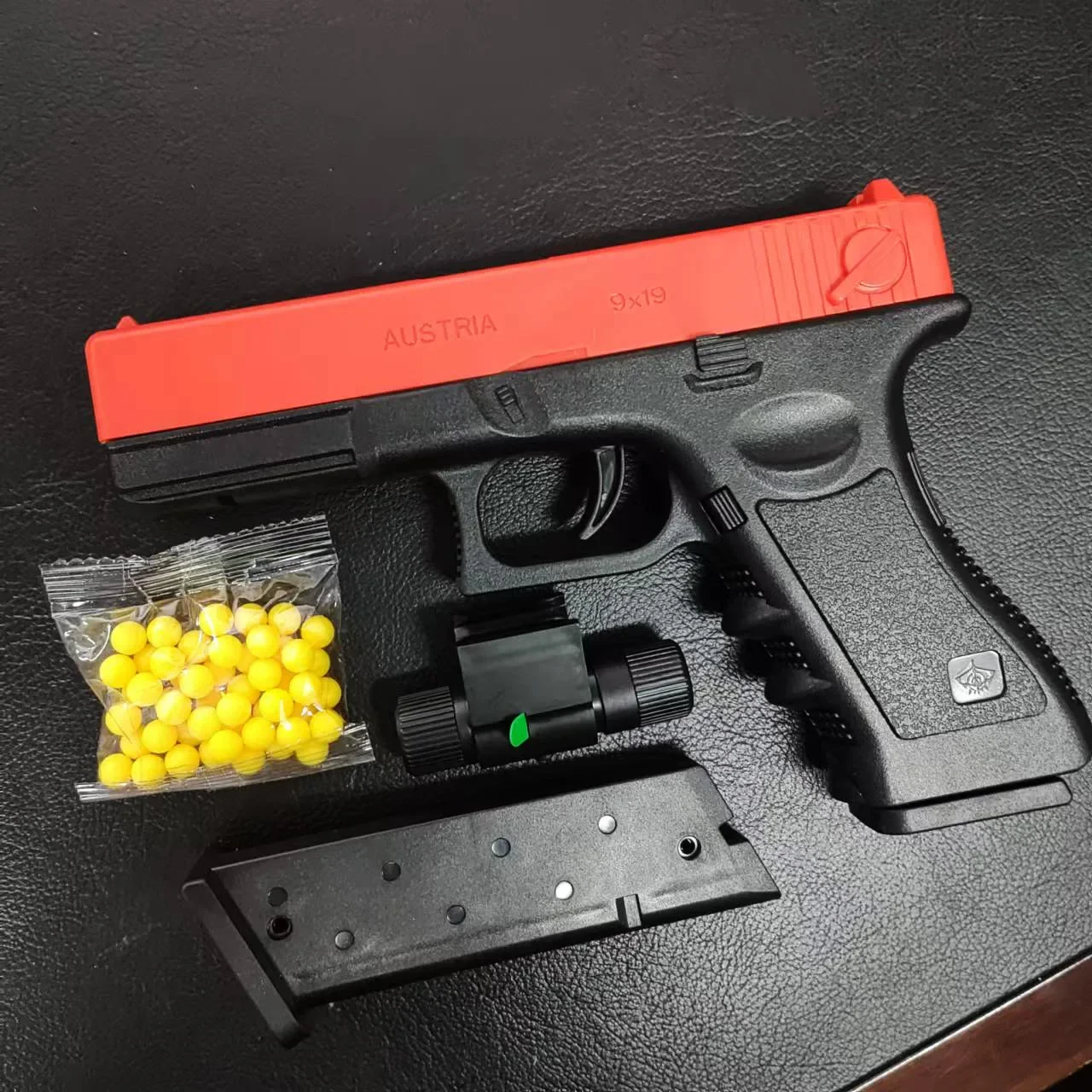 하부 잡지 G17 수동 권총 폼 소프트 볼 총알 장난감 총 Airsoft 발사기 CS 슈팅 게임 어린이를위한 무기 소년 선물