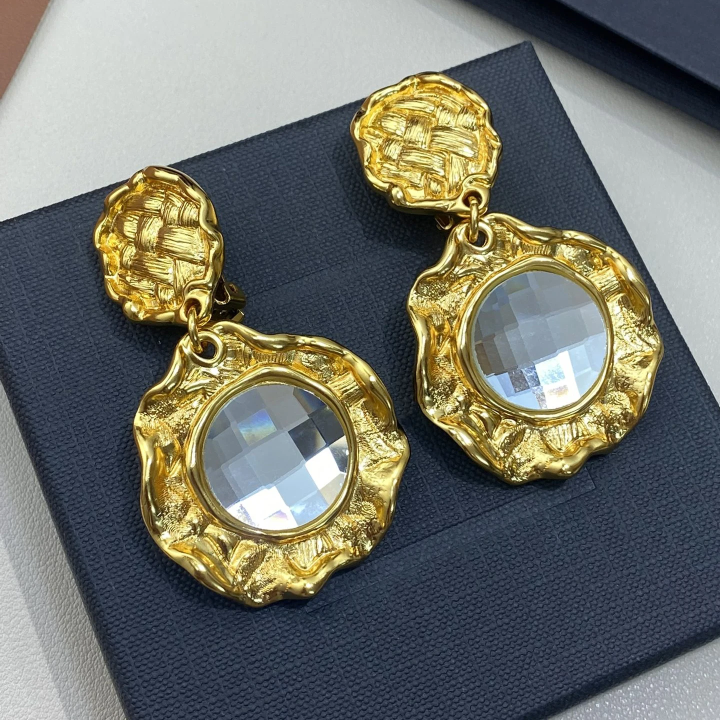 boucles-d'oreilles-vintage-en-laiton-plaque-or-avec-pendentif-en-cristal-qualite-superieure-bijoux-de-luxe-pour-femmes-europe-et-amerique