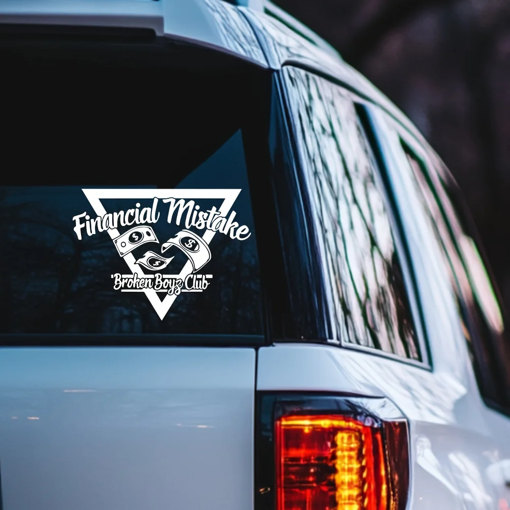 1 x weißes Dreieck „Financial Mistake Broken Boys Club“ Vinyl-Aufkleber – wasserdichte Automotive-Außendekoration für Autofenster