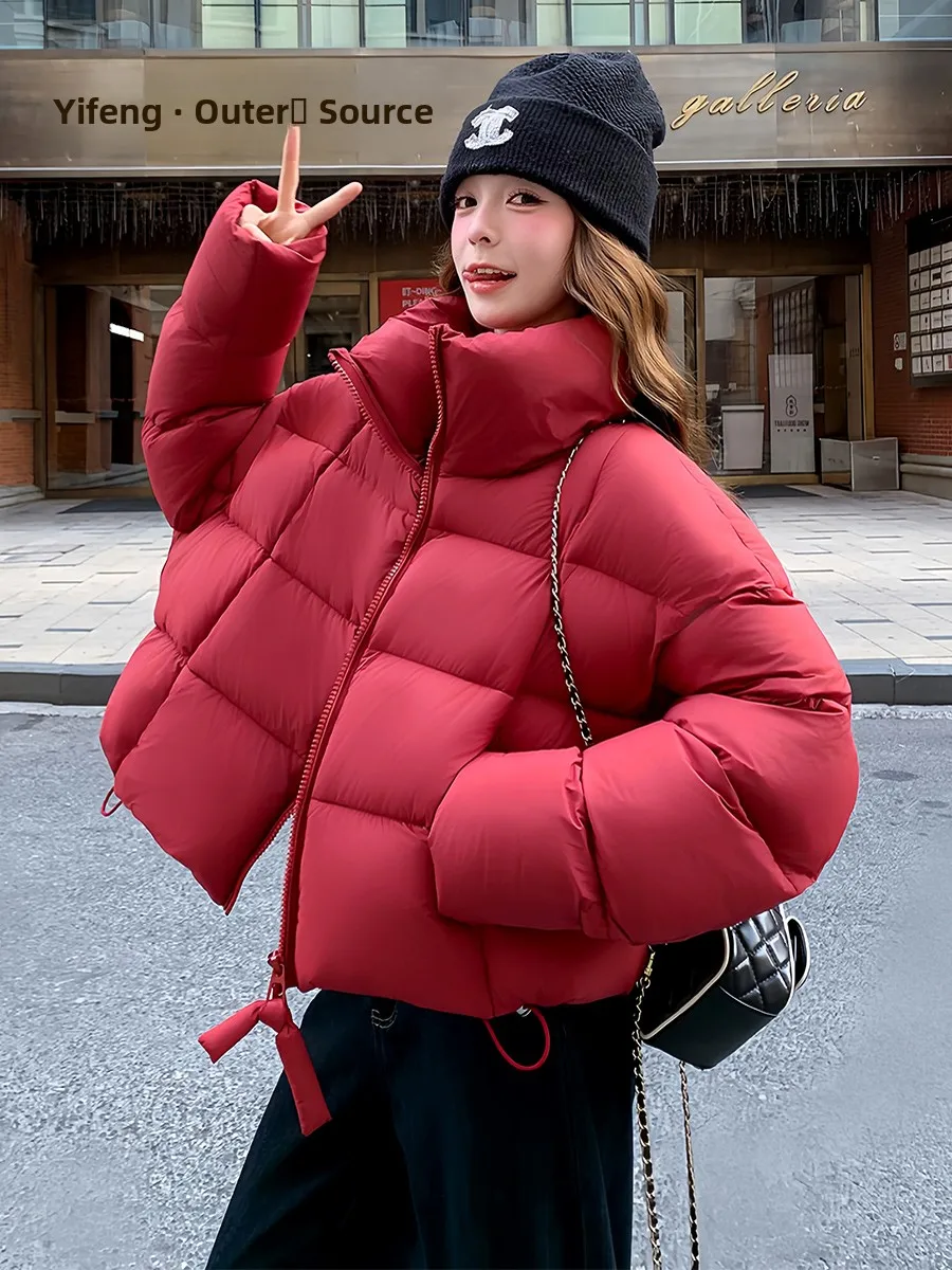 

Красная женская зимняя теплая куртка-пуховик с воротником-стойкой, свободного кроя, с наполнителем из 90% белого утиного пуха