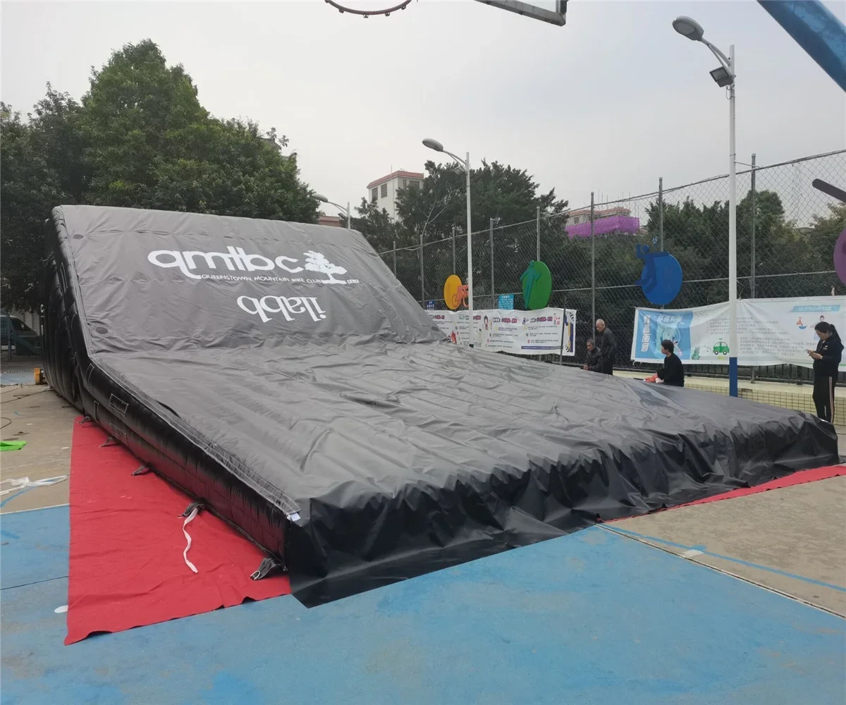 Custom Extreme Sport BMX FMX Skiing Freestyle Stunt Big Inflatable Landing Airbag Ramp Pad/ Sloped Jump Air Bag Mat