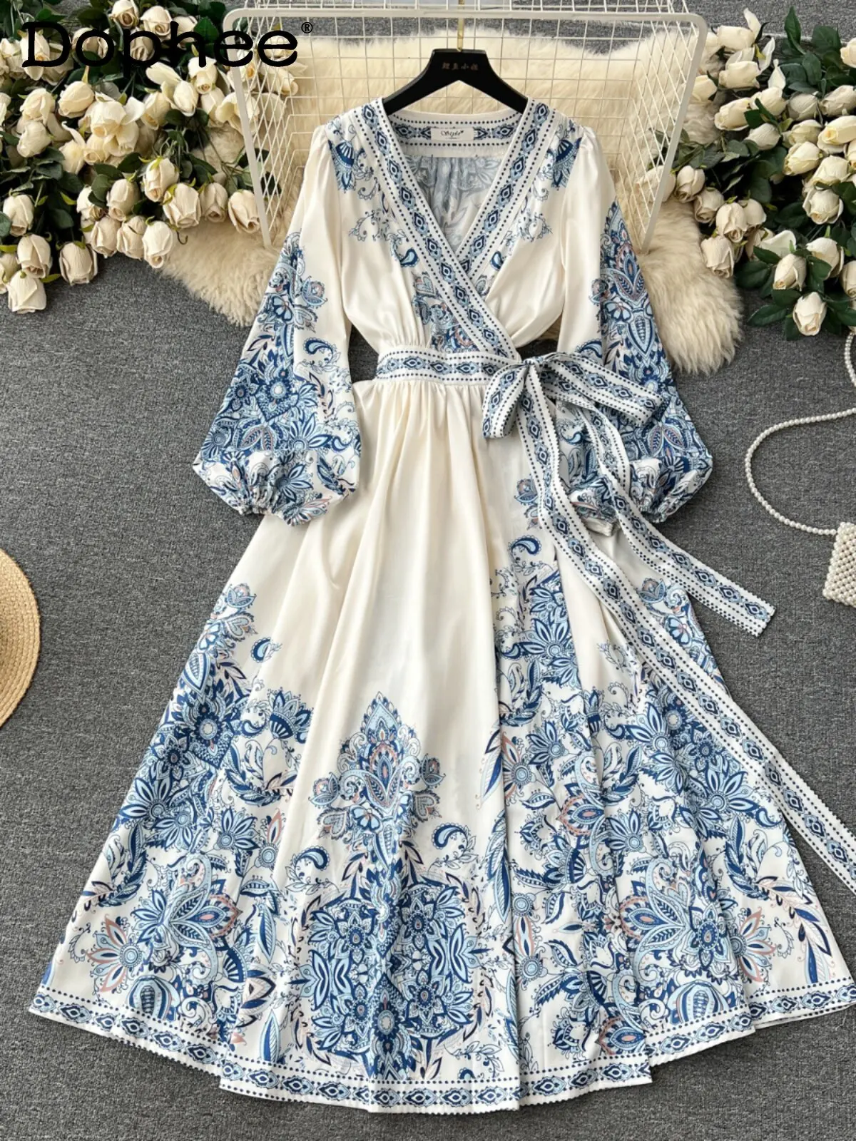 

European American Retro Court-style Printed V-neck Lantern Sleeve Dress 2026 Spring Waist-cinching Elegant Women's Long Dress