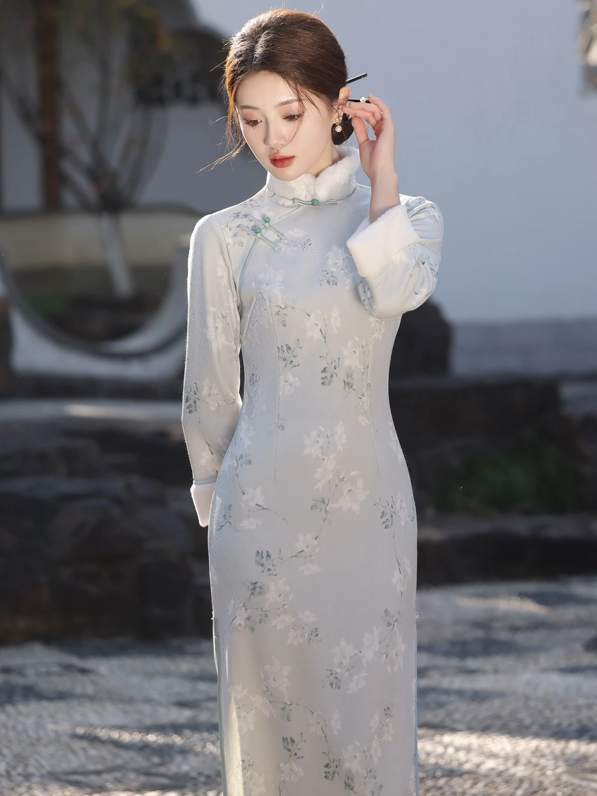 Young Retro Silk Linen Fleece-Lined Large Sleeve Cheongsam Winter New Plush Collar Warm Comfortable Dress